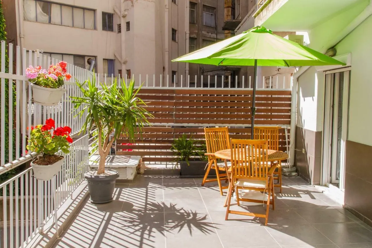 Central Terrace Modern Apartment Selanik